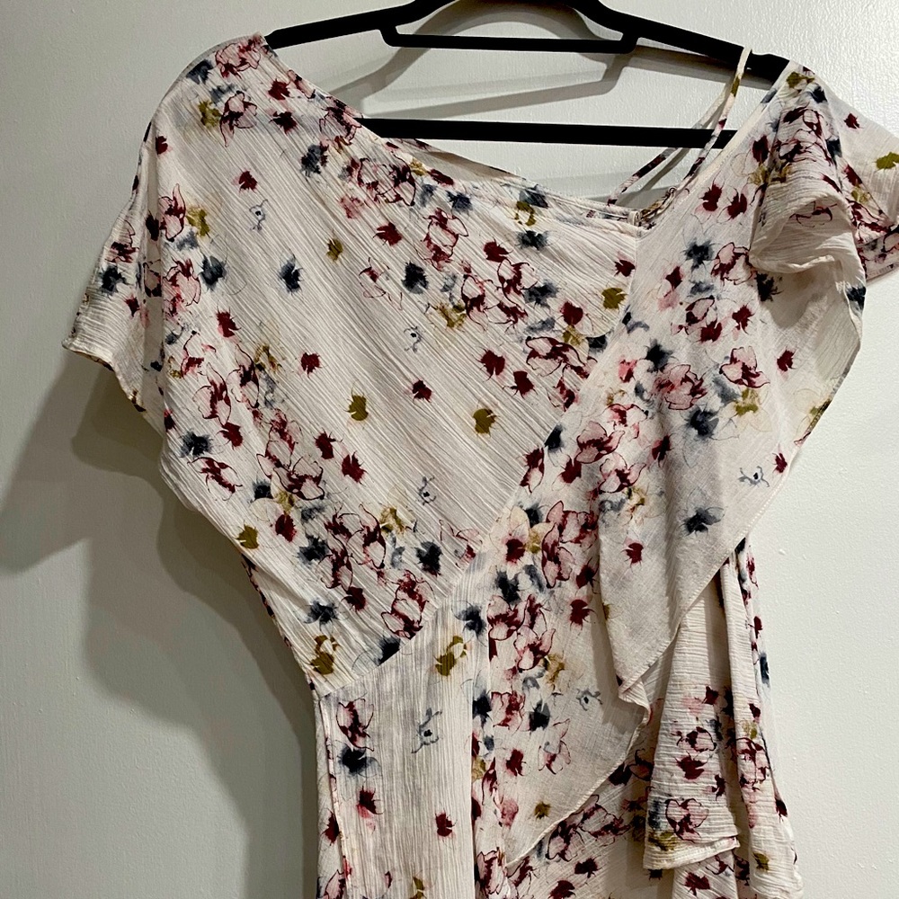 BCBG FLORAL TOP
